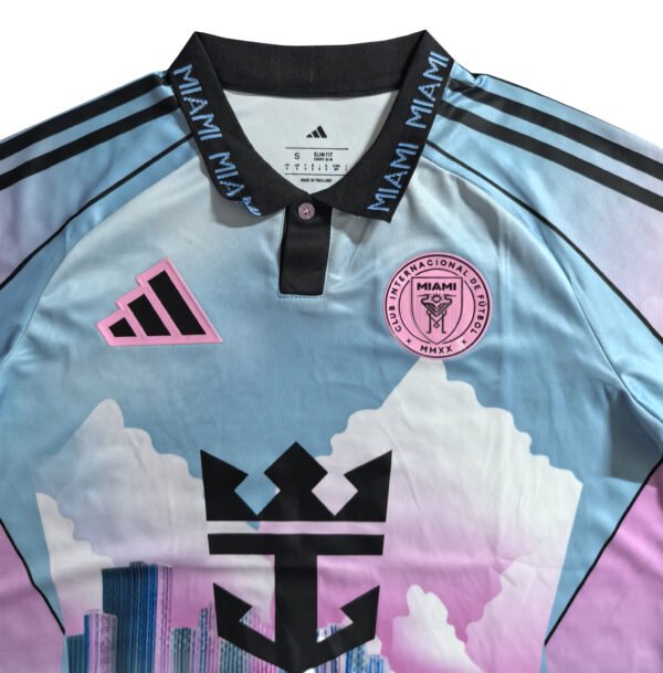 Lisbon Traning Soccer Jersey for 25/26 Season Official Lisbon training soccer jersey for 2025/26 season, perfect for fans and players.