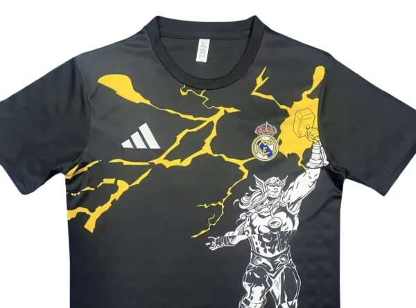 XK1733h (158) 25/26 Real Madrid Marvel Soccer Jersey