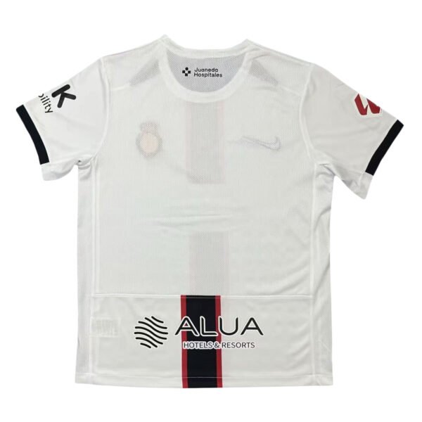 Training soccer jersey for Lisbon team, lightweight and breathable. Perfect for practice sessions an.