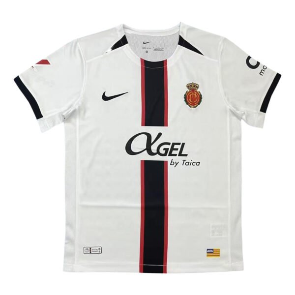 Official Lisbon training soccer jersey for 25/26 season. Perfect for fans and players seeking high-q.