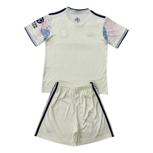 65693a (699) 25/26 Kids Aston Villa Away Set