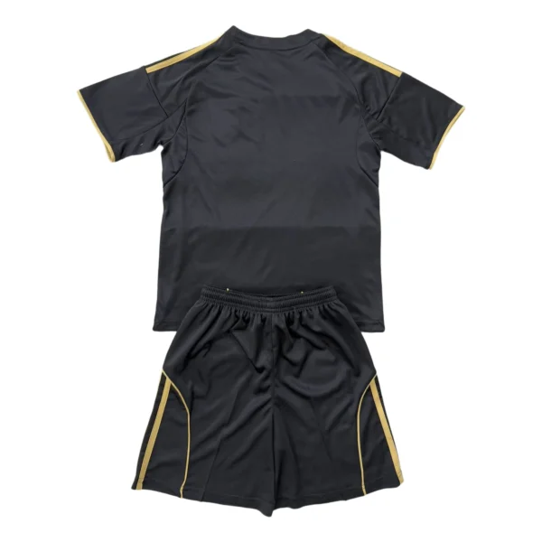 65693a (880)_1777924147716 25/26 Kids Fulham Third Set