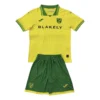65693a (886)_1777924150769 25/26 Kids Norwich City Home Set