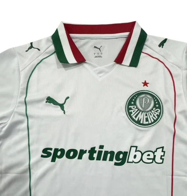 Palmeiras Soccer Jersey with Sponsorship Logo Palmeiras football jersey featuring Puma logo and Sportingbet sponsorship.
