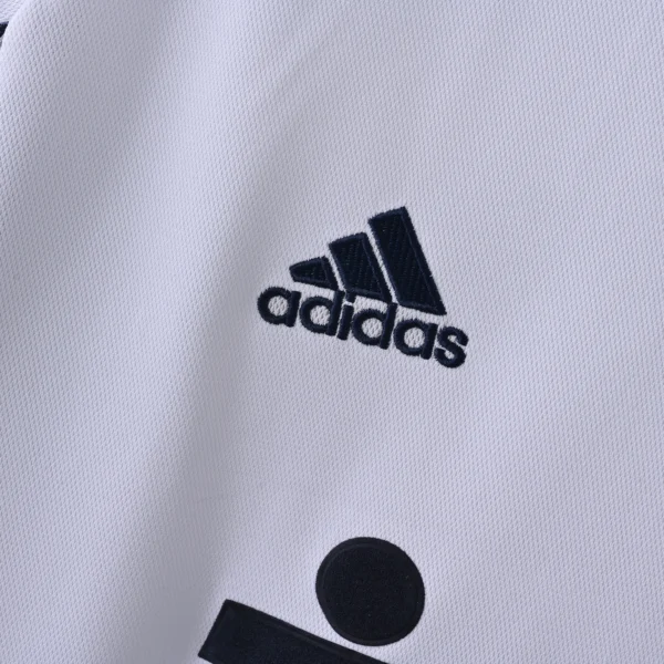 Retro 2001-2002 Real Madrid Home Jersey
