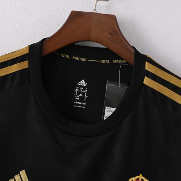 Retro 2011-2012 Real Madrid Away Jersey