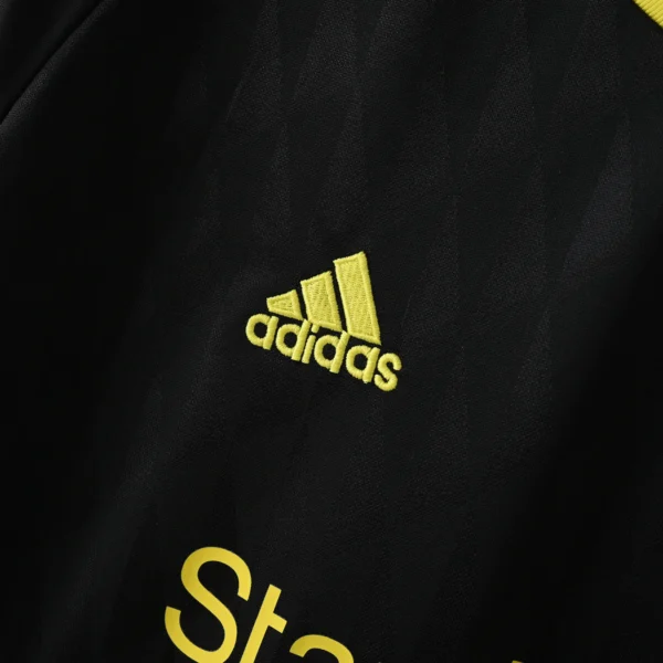 Retro 2010-2011 Liverpool Third Jersey